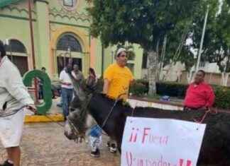 Toma de palacio municipal en Veracruz: Pobladores amenazan con pasear a alcaldesa toma-de-palacio-municipal-en-veracruz-pobladores-amenazan-con-pasear-a-alcaldesa