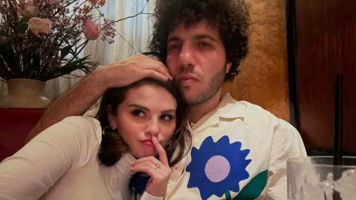 selena-deja-de-seguir-a-benny-blanco-traicin-entre-amigos