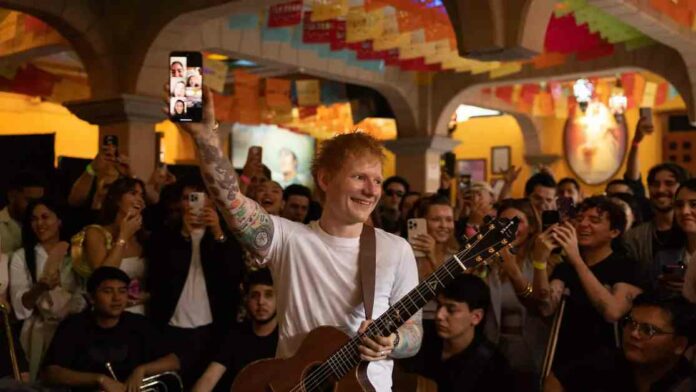 ed-sheeran-ofrece-mini-concierto-sorpresa-en-el-tenampa-de-garibaldi