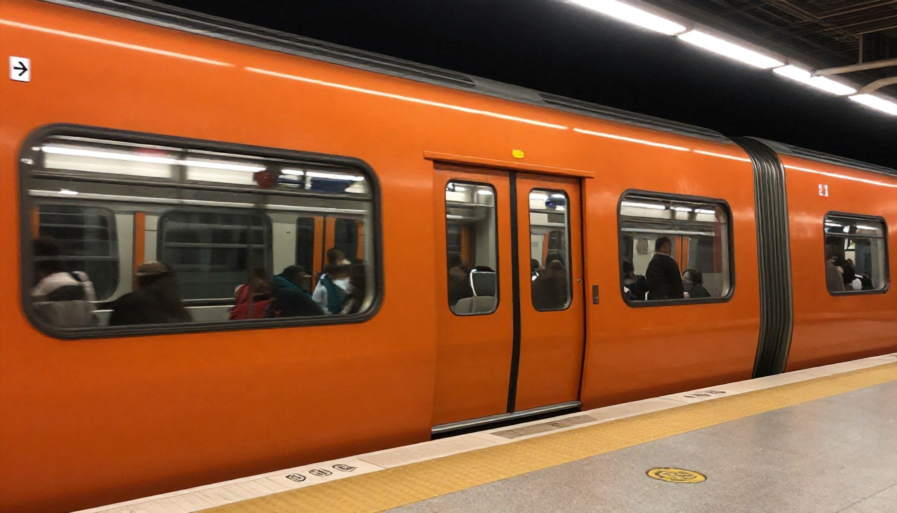5 formas de moverte rápido y sin estrés con la línea naranja del metro*