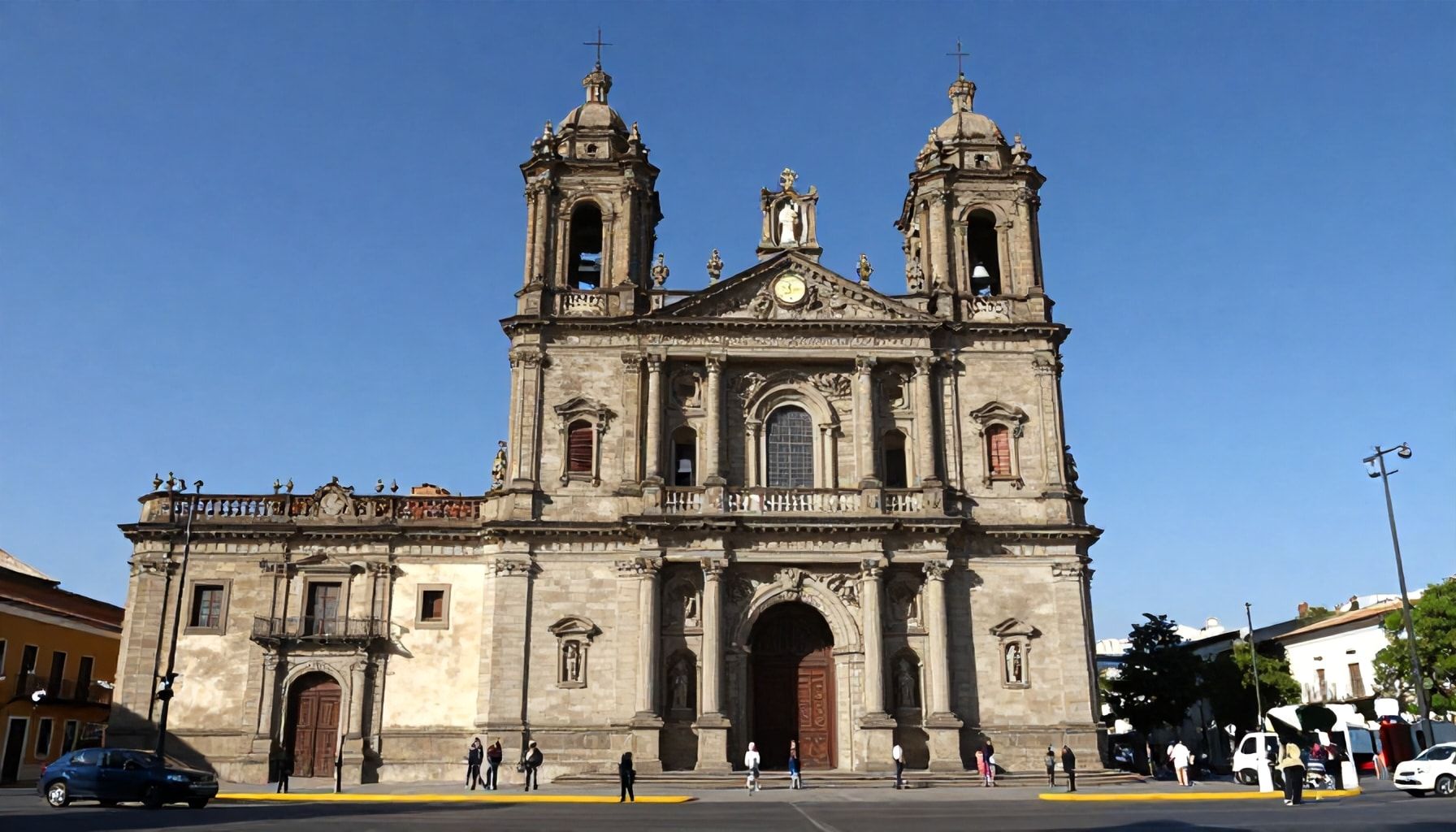5 Razones por las que la Glorieta de Minerva es el Corazón de la Ciudad*