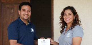 Beca Rita Cetina: Entrega de tarjetas para beneficiarios