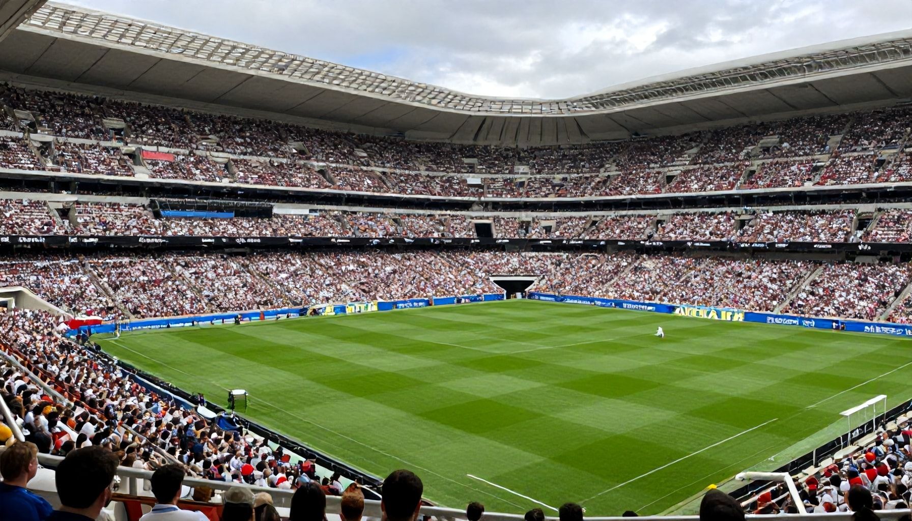 Cómo vivir al máximo un partido de El Clásico Madrileño: Guía para aficionados*